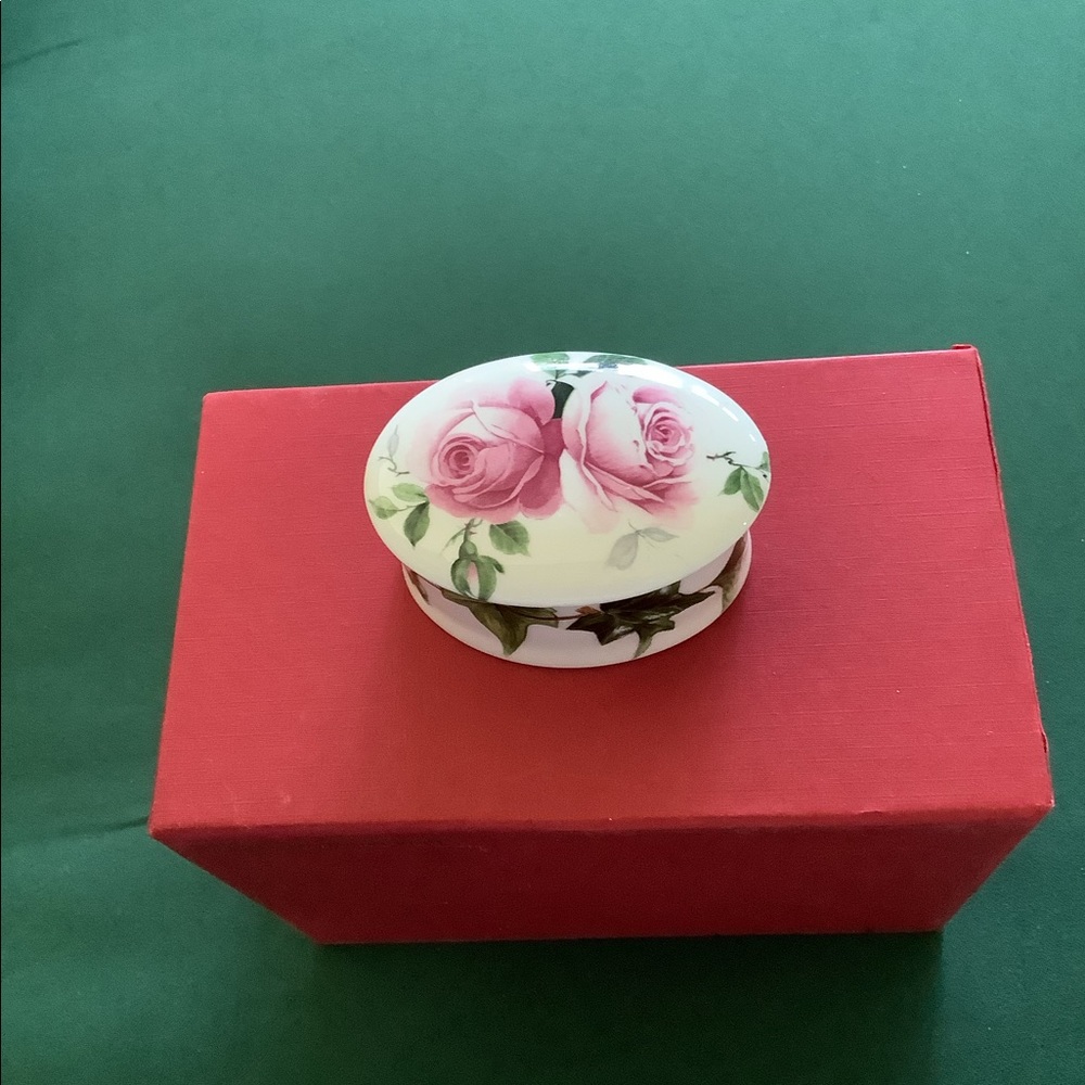 Crownford Fine Bone China Vintage Trinket. - Picture 9 of 10
